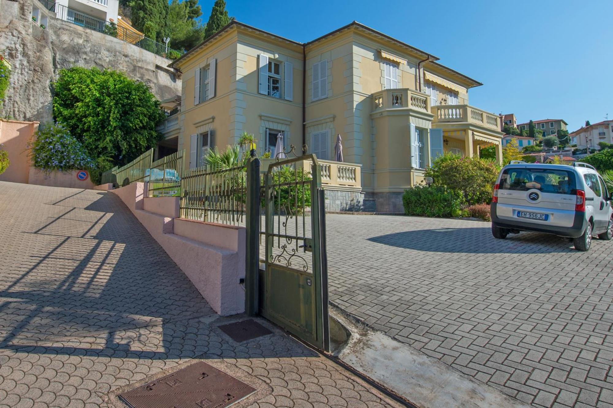 Oliviers -Agreable 2 Pieces Dans Maison Bourgeoise Menton Luaran gambar